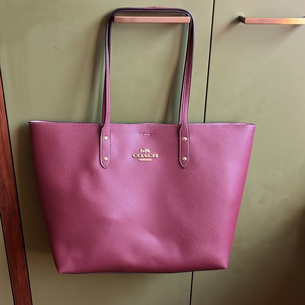 Rose-colored Coach Town Tote Coach